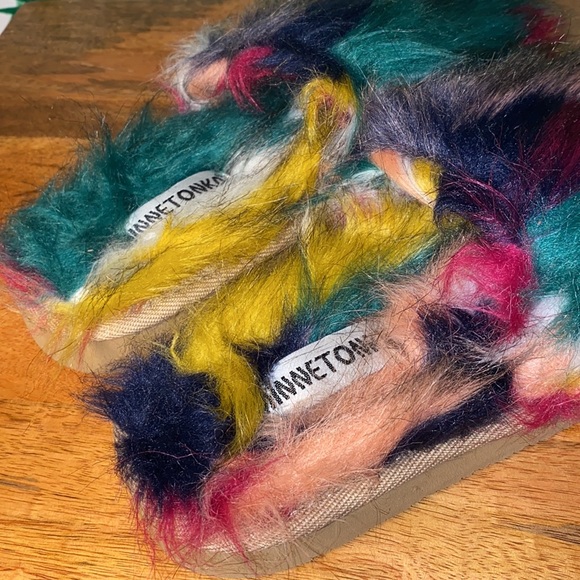 Minnetonka Multi-Colored Faux Fur Slide Slippers Women’s 8 - Picture 7 of 7